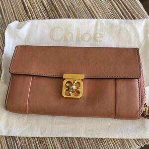Chloe Portefeuille Wallet in waterlily comes with box